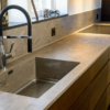 Mamutdesign-Corian-Weathered-Aggregate-med-hålkälsbakkant